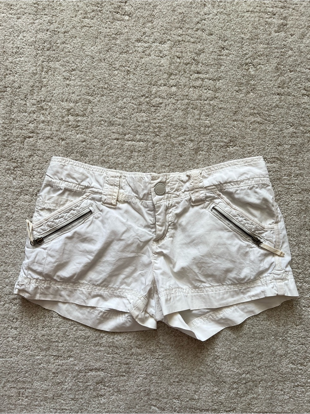 2000s American Eagle Low-waisted Cargo Shorts